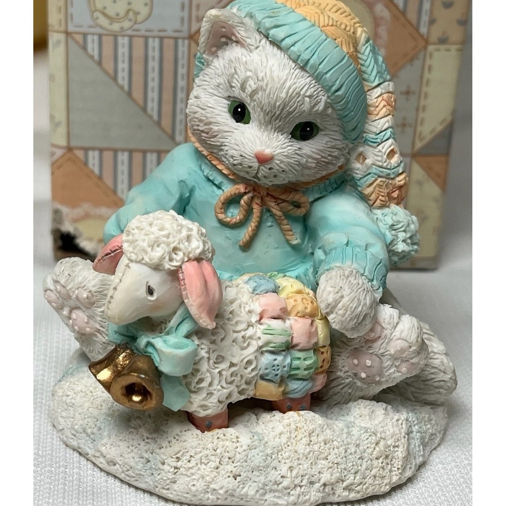 Calico Kittens 1993 "Ewe Warm My Heart" Figurine by Priscilla Hillman w/ Box